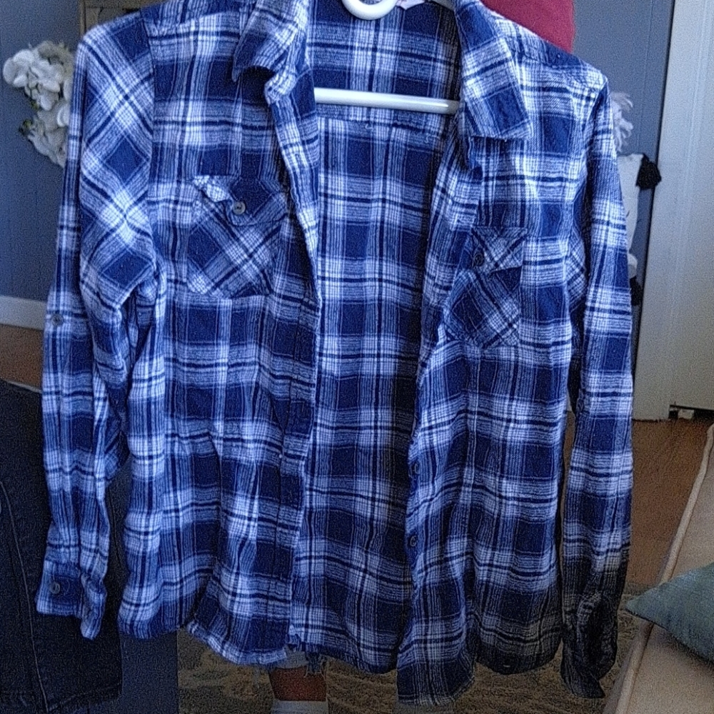 Long sleeve plaid shirt
